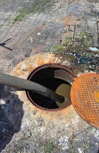 https://blockeddrainsmaylands.com.au/uploads/2025/07/blocked-drains-50219.jpg