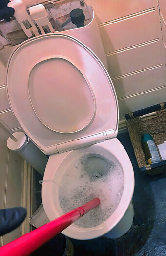 https://blockeddrainsmaylands.com.au/uploads/2025/07/blocked-toilet-74011.jpg